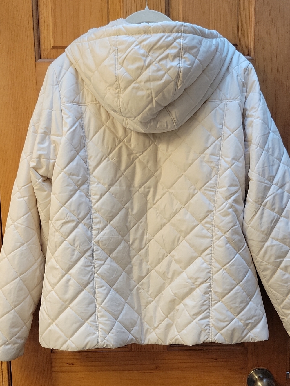 Columbia Women's Cream Quilted Puffer Jacket with Hood - Picture 4 of 4
